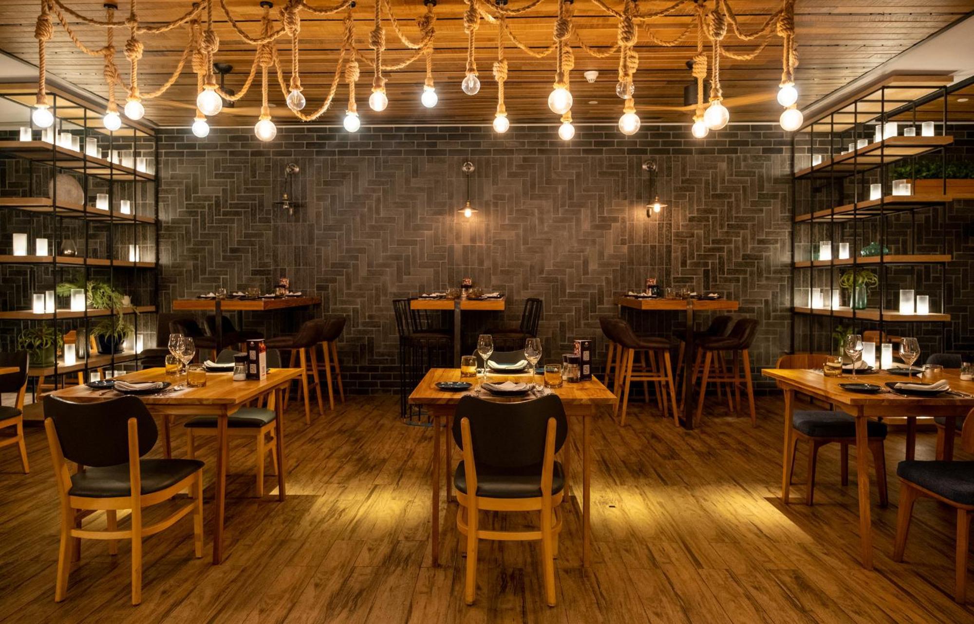 ホテル インディゴ プーケット パトン エクステリア 写真 Restaurant interior