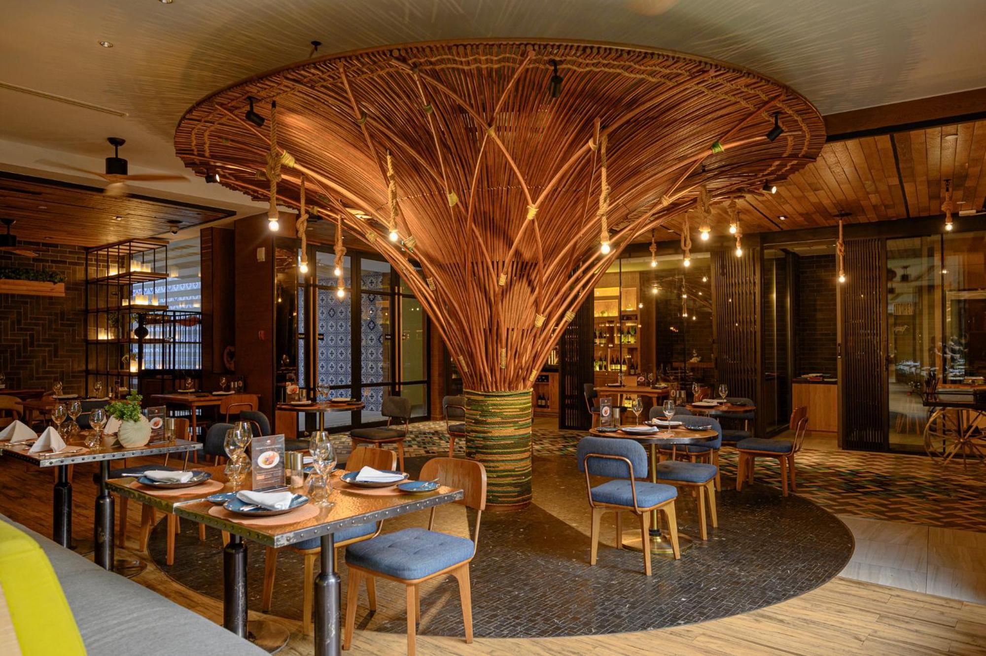 ホテル インディゴ プーケット パトン エクステリア 写真 The interior of the restaurant