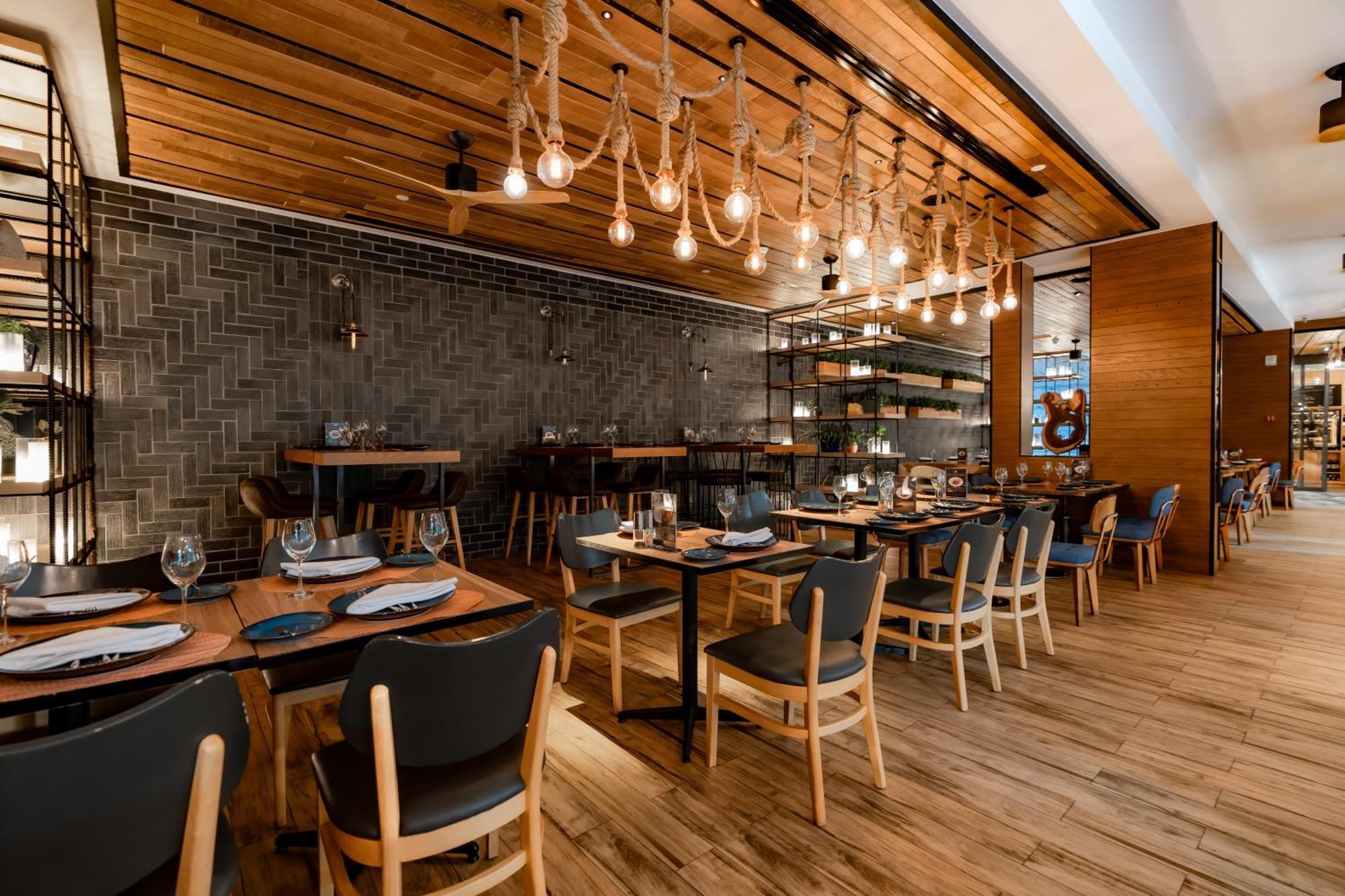ホテル インディゴ プーケット パトン エクステリア 写真 Restaurant interior